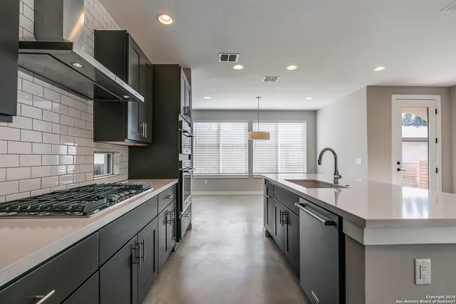 $4,000 | 448 East Olmos Drive, San Antonio, TX 78212