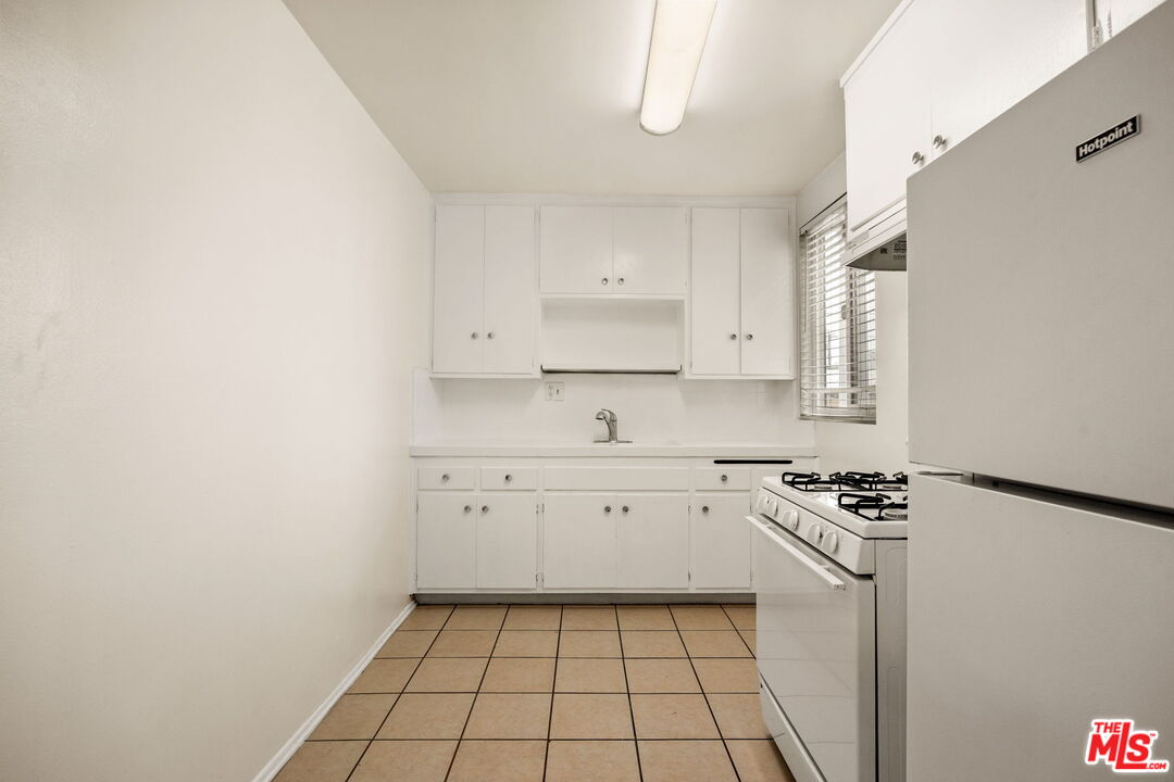 161 West Channel Road, Unit 4 Santa Monica, CA 90402 - Photo 11 of 15