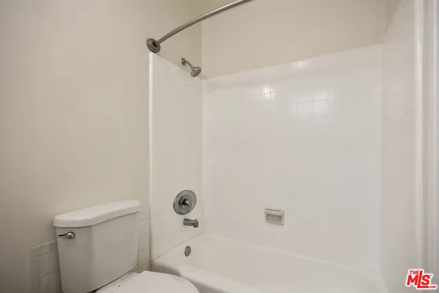 $2,300 | 161 West Channel Road, Unit 4, Santa Monica, CA 90402