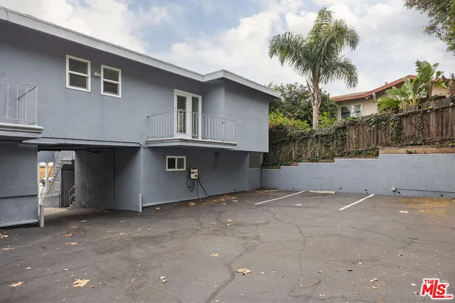 $2,300 | 161 West Channel Road, Unit 4, Santa Monica, CA 90402