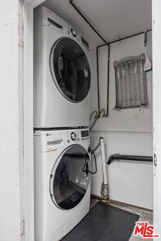 $2,300 | 161 West Channel Road, Unit 4, Santa Monica, CA 90402