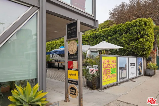 $2,300 | 161 West Channel Road, Unit 4, Santa Monica, CA 90402