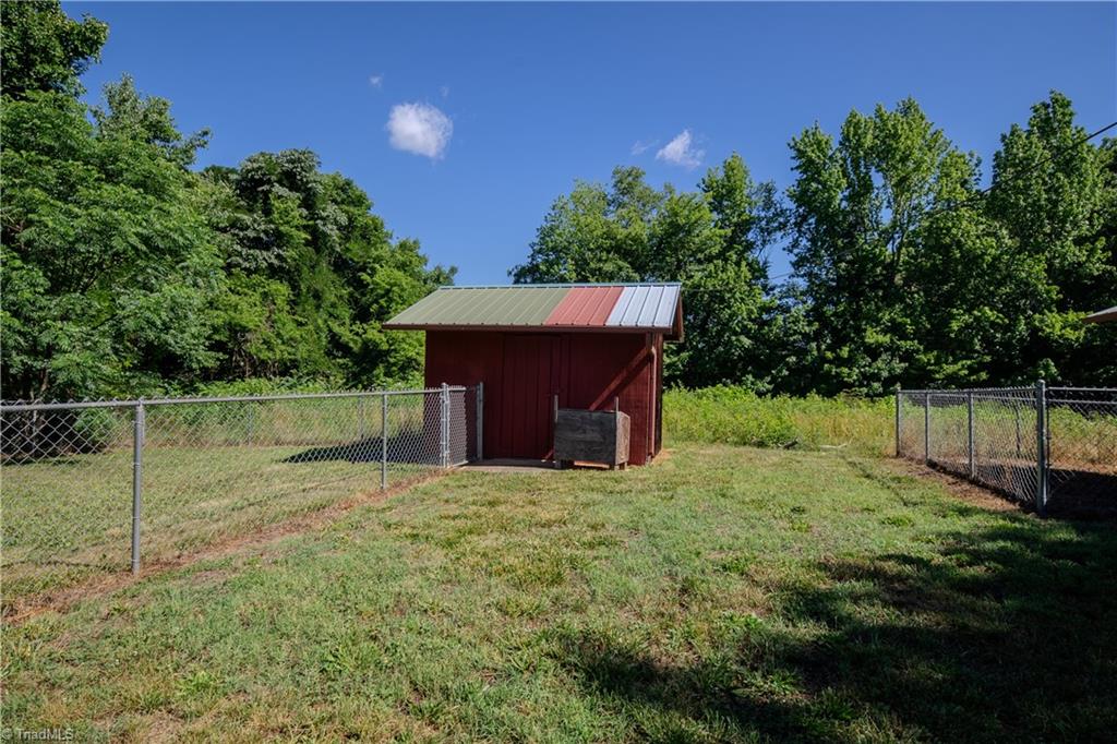 1690 Community Road Lexington, NC 27295 - Photo 11 of 29