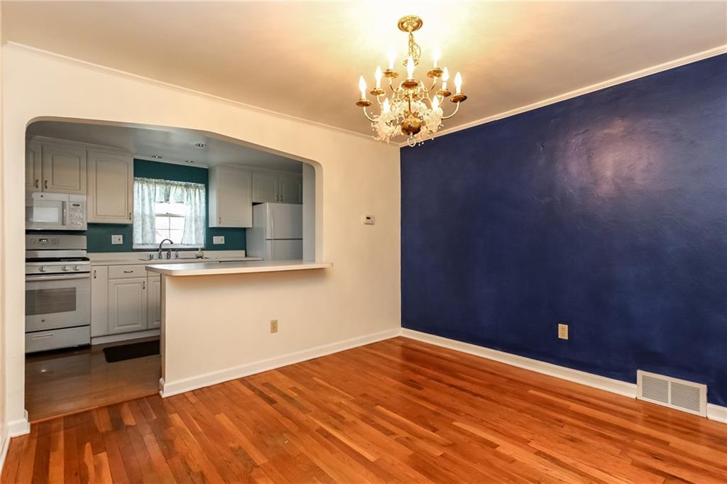 492 Haverhill Road Mt. Lebanon, PA 15228 - Photo 8 of 25