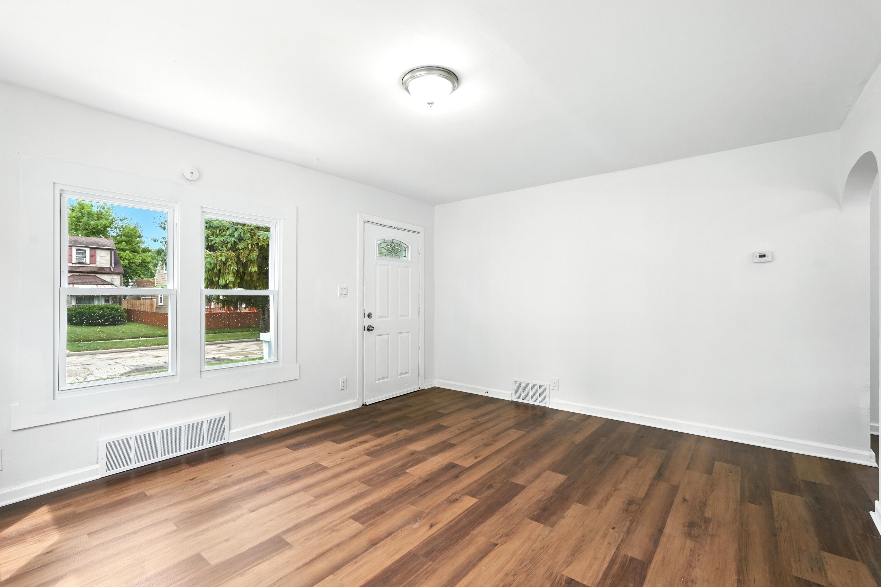 4314 North 48th Street Milwaukee, WI 53216 - Photo 3 of 16 TMJ07438-FULL