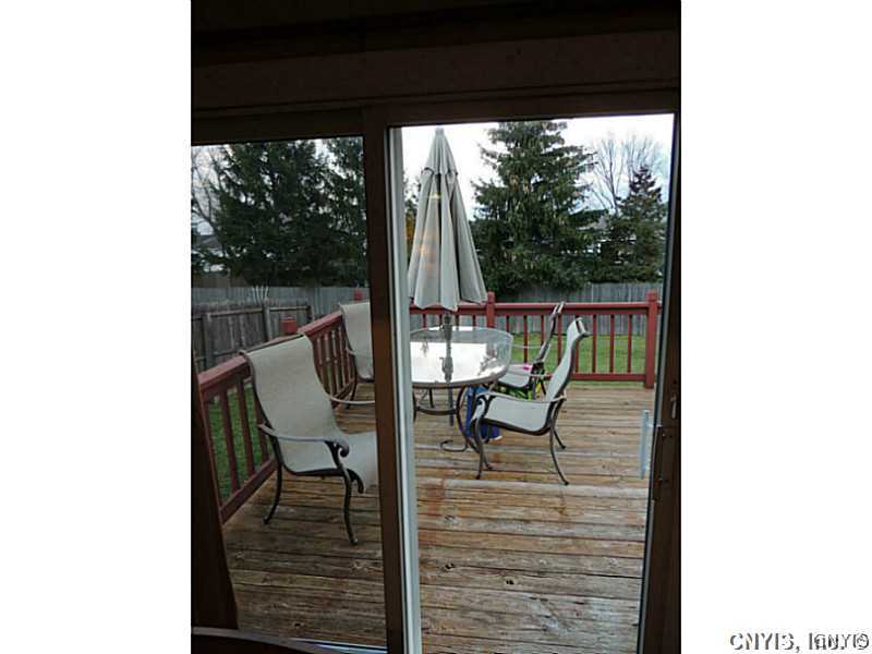 7409 Oak Post Road Liverpool, NY 13088 - Photo 7 of 25 Gallery Image 7