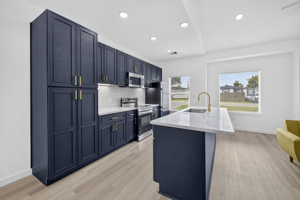 715 Rosedale Street La Marque, TX 77568 - Photo 7 of 20 Thoughtfully Design Kitchen with under counter lights