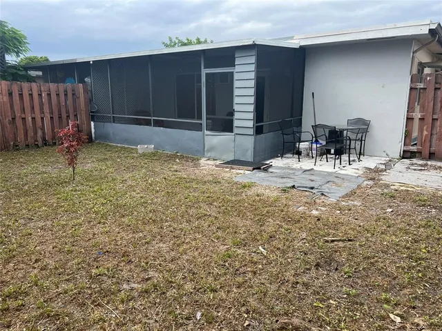 $2,400 | 426 Southeast 13th Drive, Deerfield Beach, FL 33441