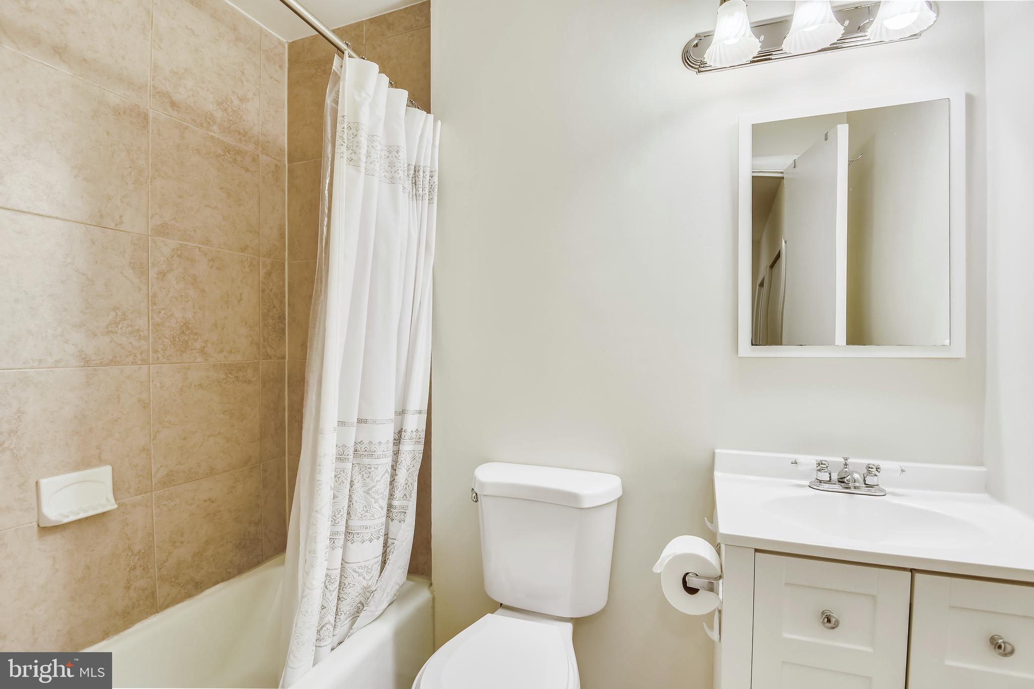 11077 Saffold Way Reston, VA 20190 - Photo 19 of 30 Upper Hall Full Bath