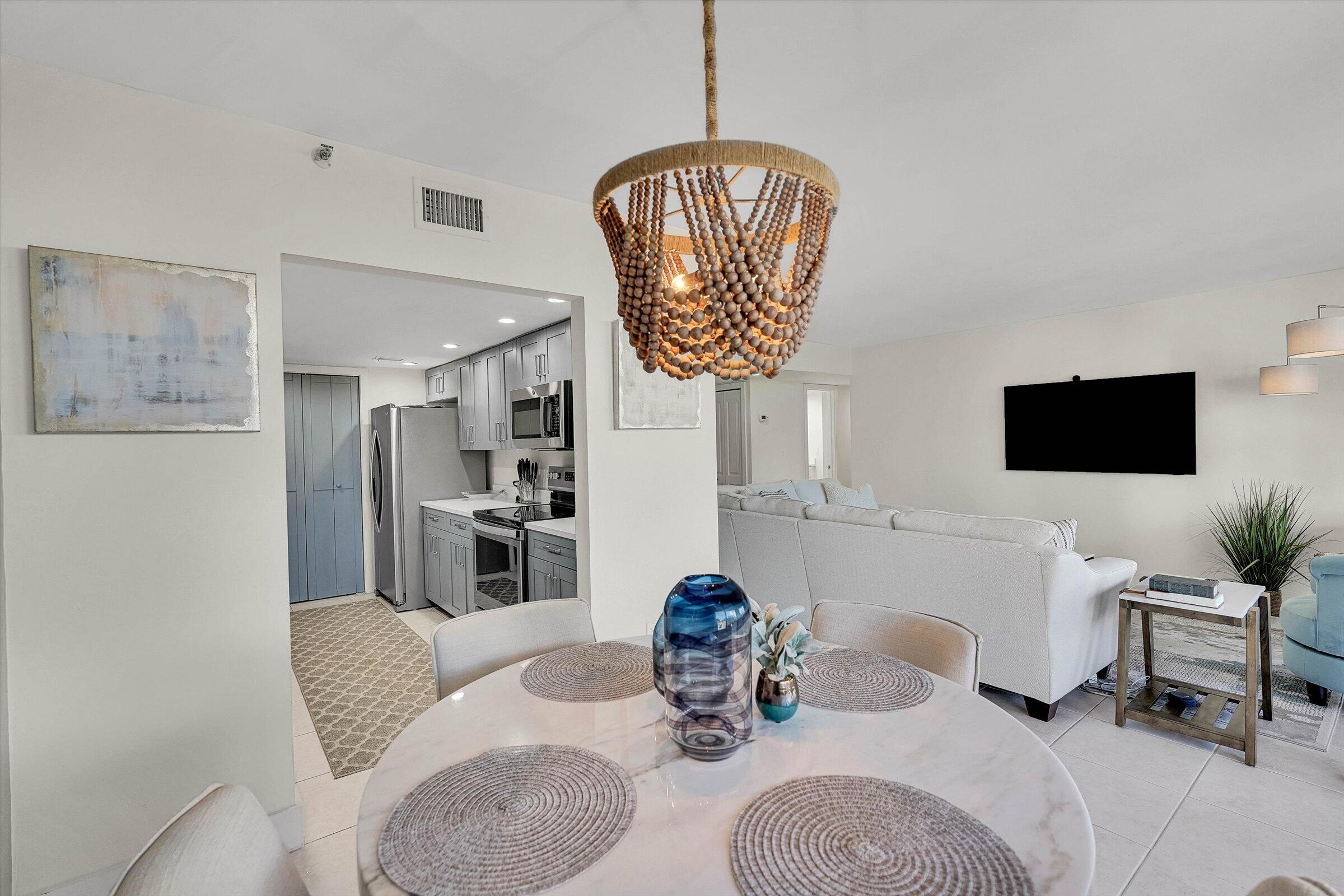 859 Jeffery Street, Unit 306 Boca Raton, FL 33487 - Photo 7 of 75 Dinning area 3