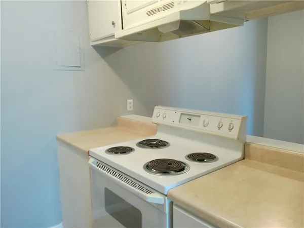 $795 | 2026 Waldron Road, Unit 105, Corpus Christi, TX 78418