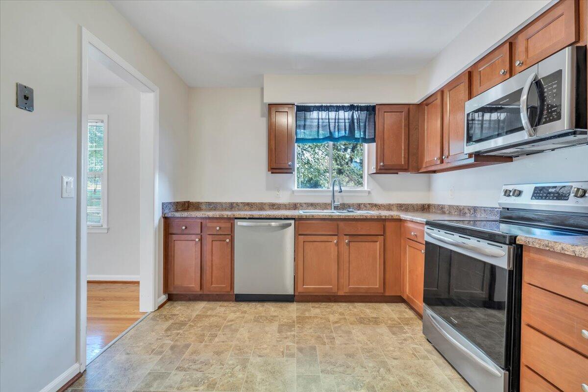 569 Holiday Road Vinton, VA 24179 - Photo 18 of 42 15-MIB09960