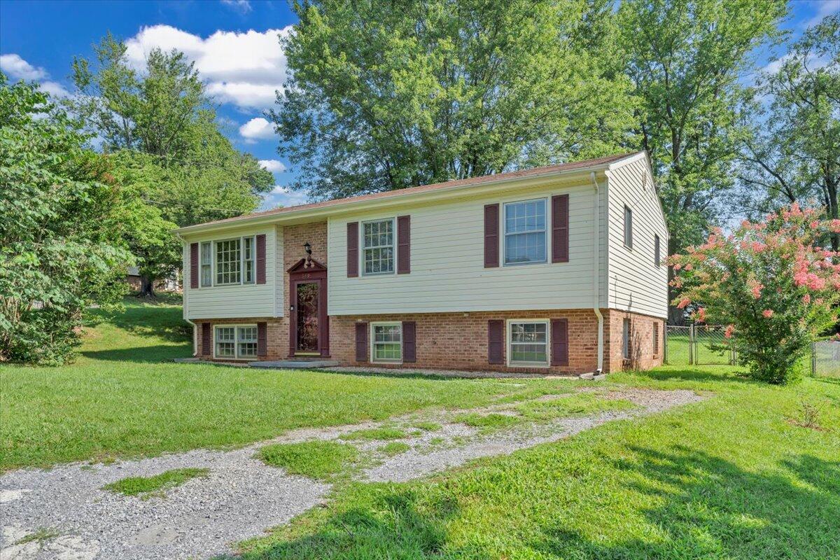 569 Holiday Road Vinton, VA 24179 - Photo 37 of 42 37-MIB00021