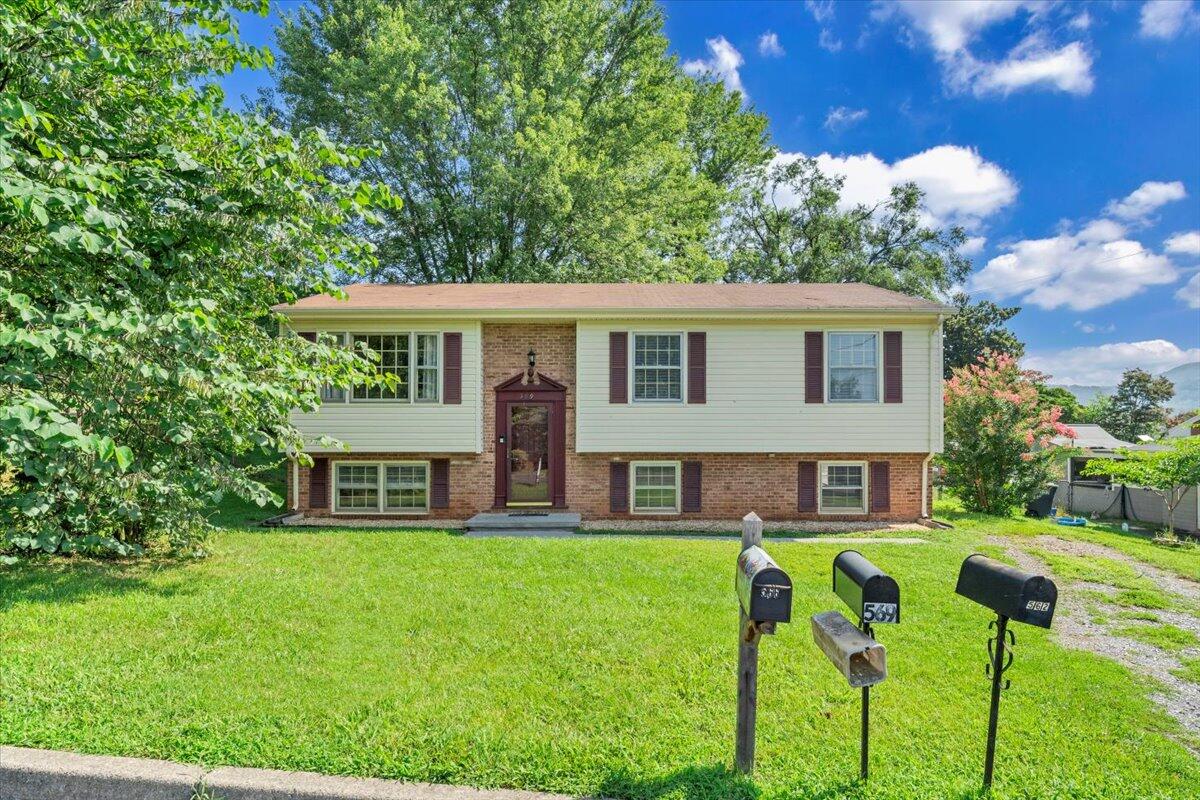 569 Holiday Road Vinton, VA 24179 - Photo 4 of 42 38-MIB00030