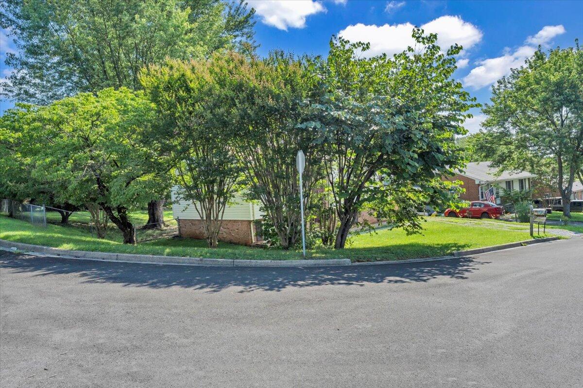 569 Holiday Road Vinton, VA 24179 - Photo 42 of 42 40-MIB00036