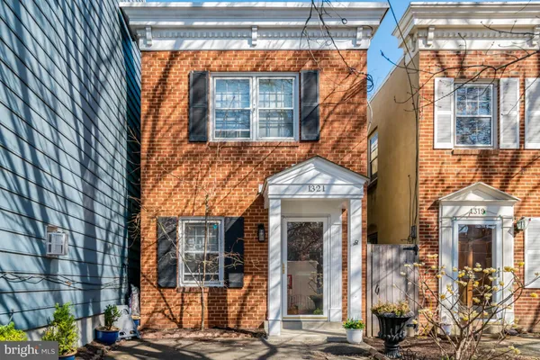 $800,000 | 1321 Queen Street, Alexandria, VA 22314