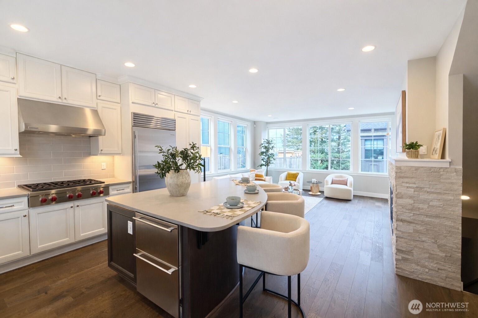 2111 West 9th Avenue, Unit 24 Seattle, WA 98119 - Photo 2 of 16