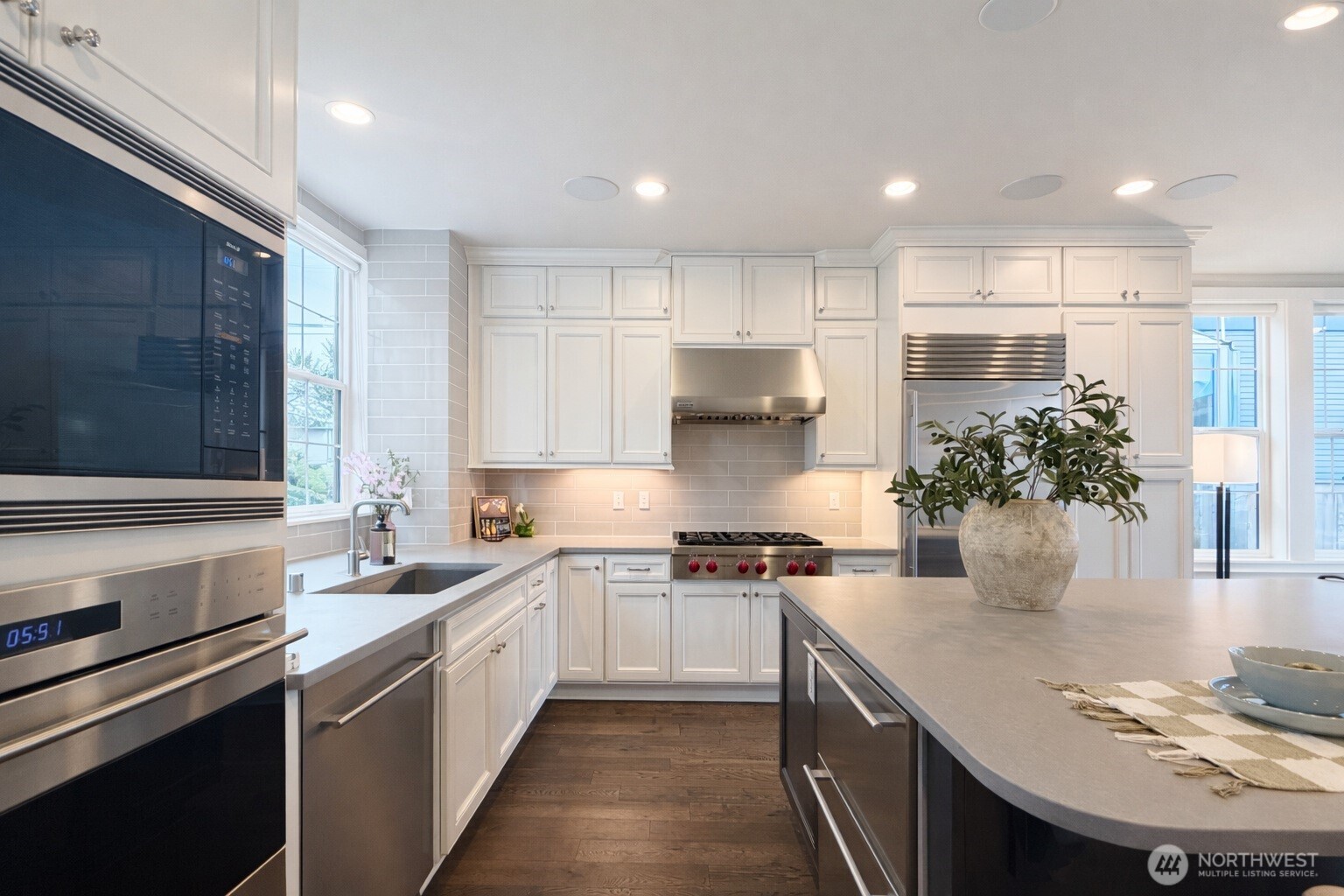 2111 West 9th Avenue, Unit 24 Seattle, WA 98119 - Photo 4 of 16