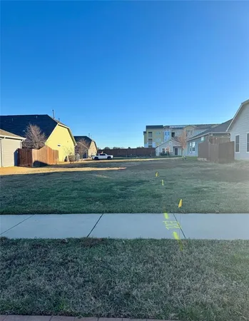 a view of a back yard