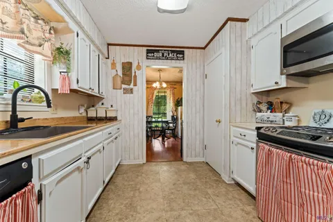 $295,000 | 33897 Duff Road, Walker, LA 70785