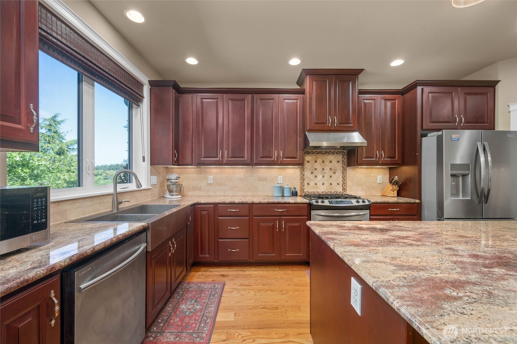 2308 18th Street Anacortes, WA 98221 - Photo 14 of 40