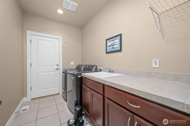 $1,150,000 | 2308 18th Street, Anacortes, WA 98221