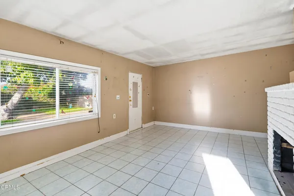 $699,000 | 255 Douglas Avenue, Oxnard, CA 93030