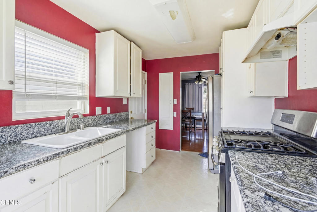 255 Douglas Avenue Oxnard, CA 93030 - Photo 7 of 12