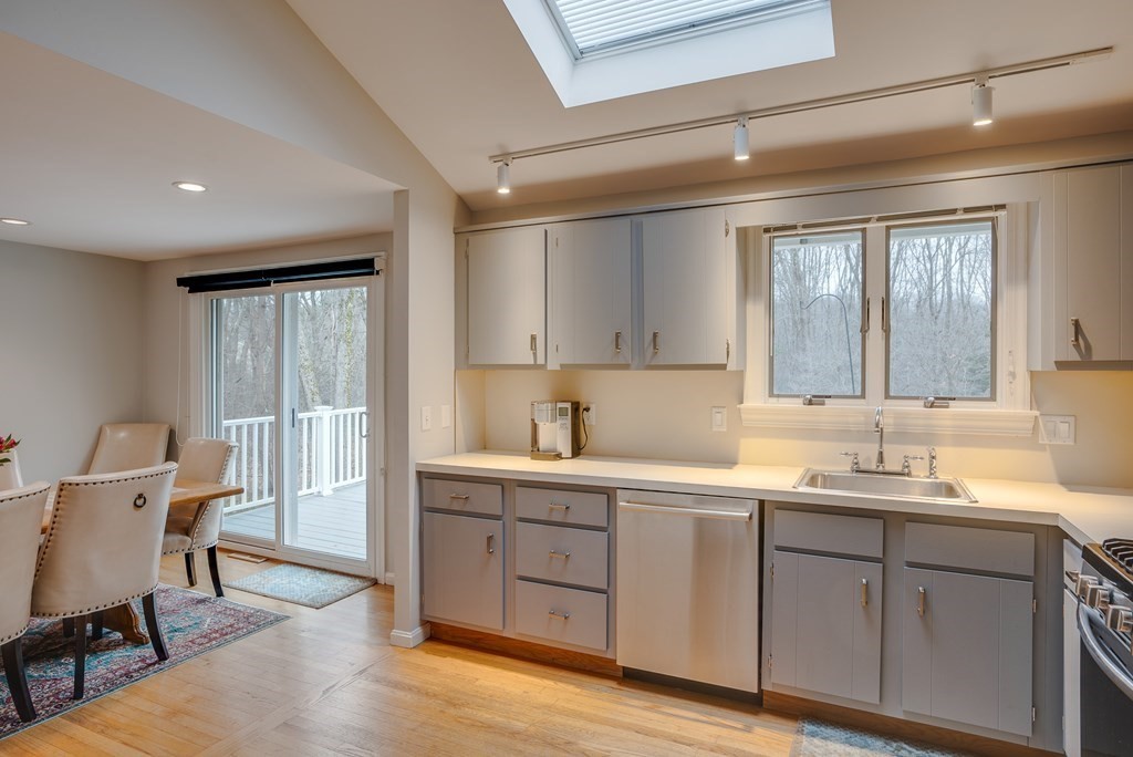 58 Dunster Road Bedford, MA 01730 - Photo 5 of 26 Gallery Image 5