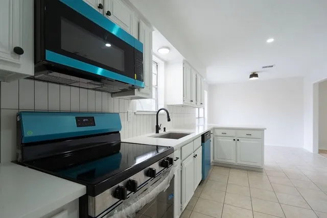 $2,100 | 23230 Briarcreek Boulevard, Spring, TX 77373