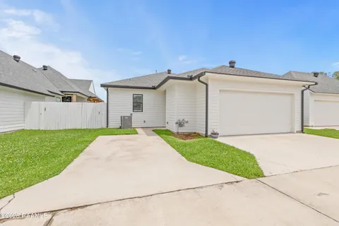 $369,999 | 103 Tea Rose Drive, Broussard, LA 70518