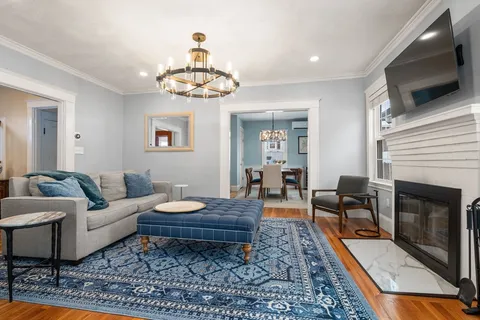 $915,000 | 10 Grayson Street, Boston, MA 02124