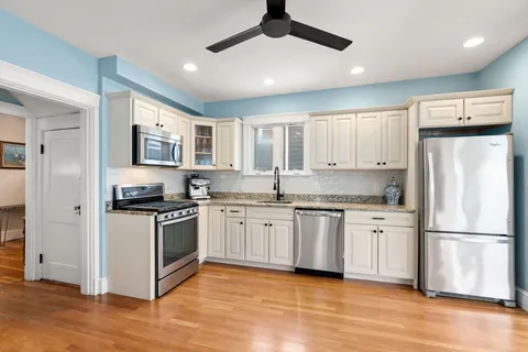 $915,000 | 10 Grayson Street, Boston, MA 02124