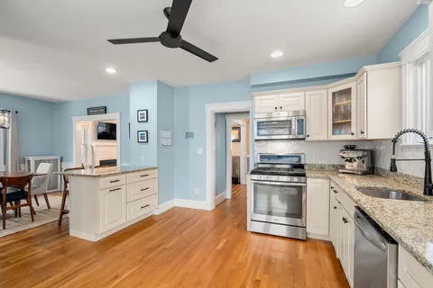 $915,000 | 10 Grayson Street, Boston, MA 02124