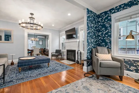 $915,000 | 10 Grayson Street, Boston, MA 02124
