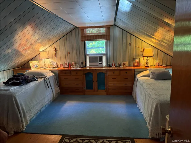 $575,000 | 1 Hillside Lane, Huntington, NY 11743