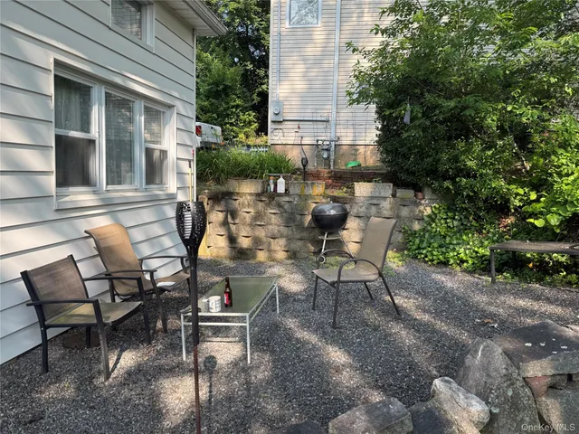 $575,000 | 1 Hillside Lane, Huntington, NY 11743