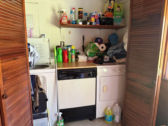 $575,000 | 1 Hillside Lane, Huntington, NY 11743