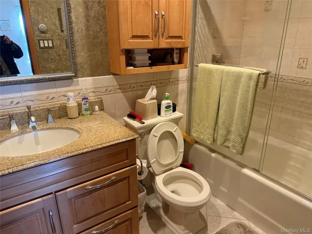 $575,000 | 1 Hillside Lane, Huntington, NY 11743