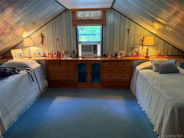 $575,000 | 1 Hillside Lane, Huntington, NY 11743