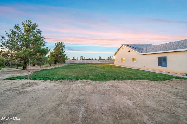 $1,877,777 | 8739 Avenue C -8 W Lancaster Ca West, Lancaster, CA 93536