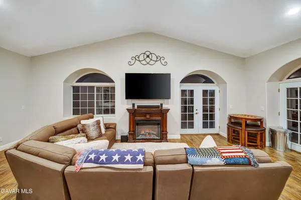 $1,877,777 | 8739 Avenue C -8 W Lancaster Ca West, Lancaster, CA 93536