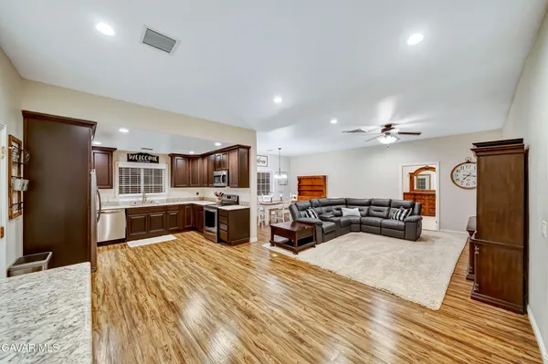 $1,877,777 | 8739 Avenue C -8 W Lancaster Ca West, Lancaster, CA 93536