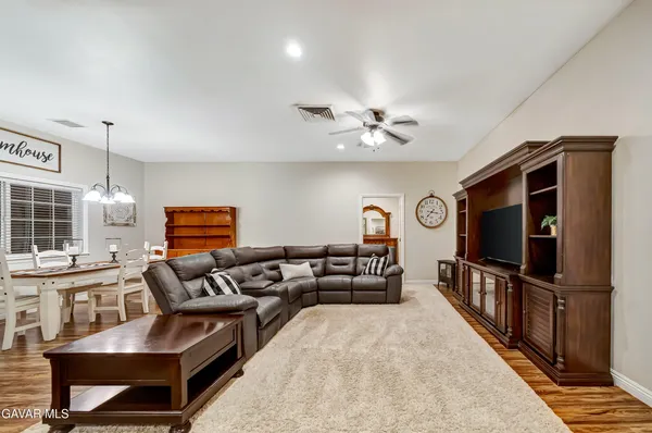 $1,877,777 | 8739 Avenue C -8 W Lancaster Ca West, Lancaster, CA 93536