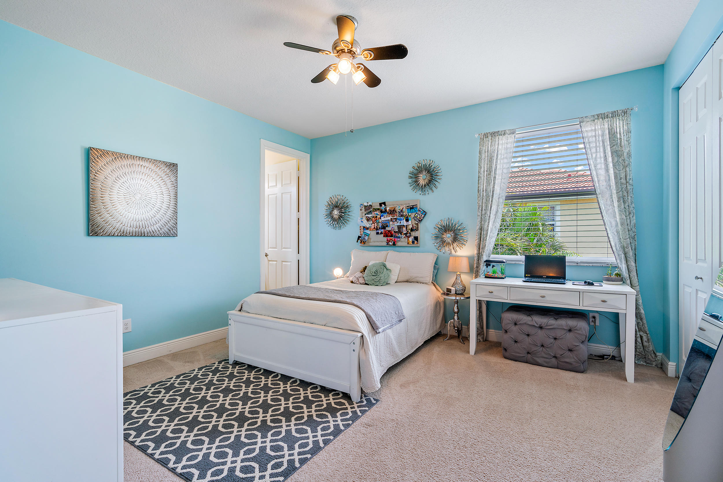 279 Rudder Cay Way Jupiter, FL 33458 - Photo 24 of 64 En Suite Bedroom Upstairs