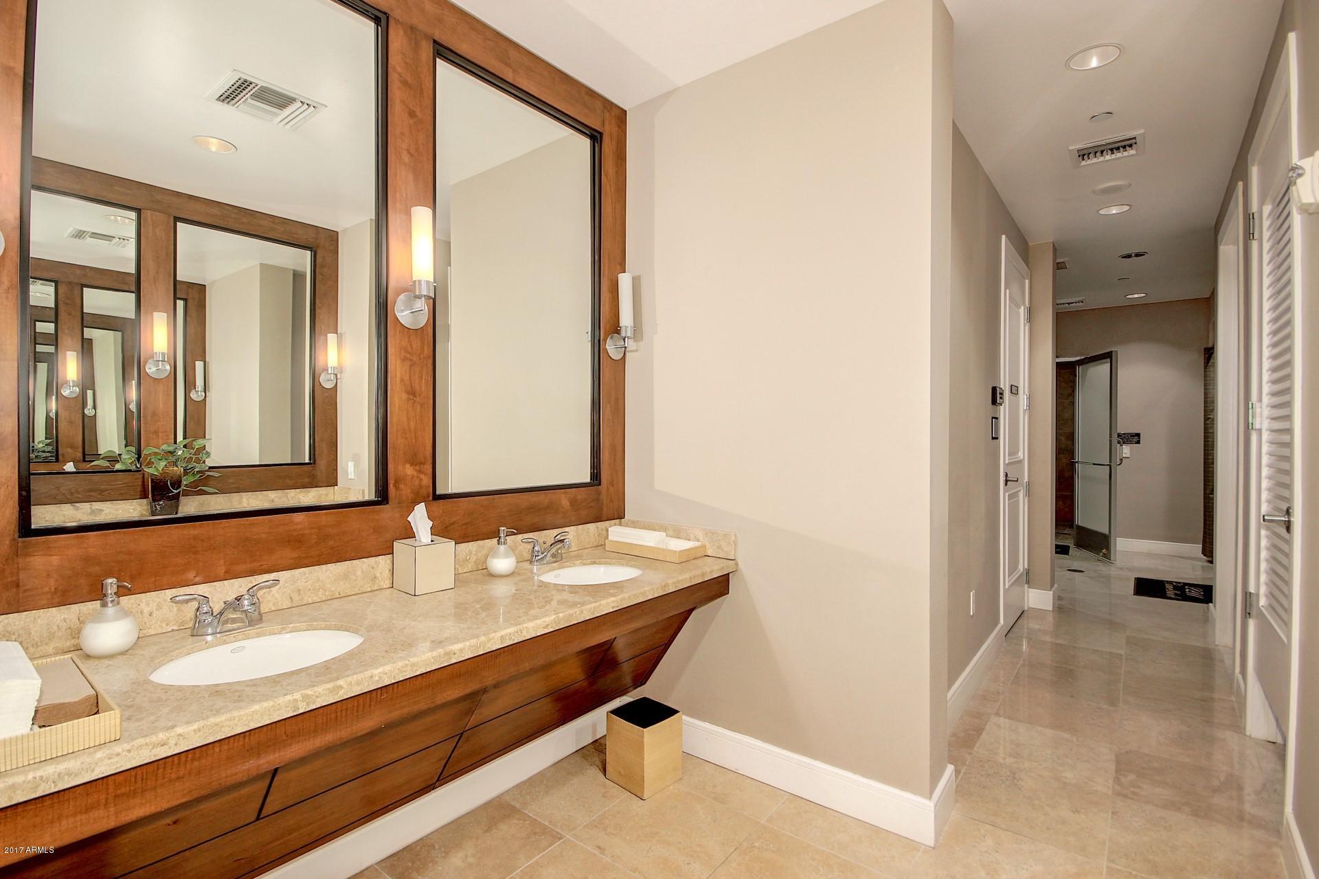 2211 East Camelback Road, Unit 208 Phoenix, AZ 85016 - Photo 19 of 67 women's locker room