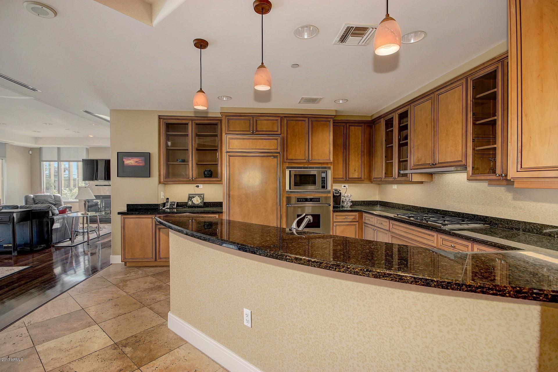 2211 East Camelback Road, Unit 208 Phoenix, AZ 85016 - Photo 29 of 67 Kitchen