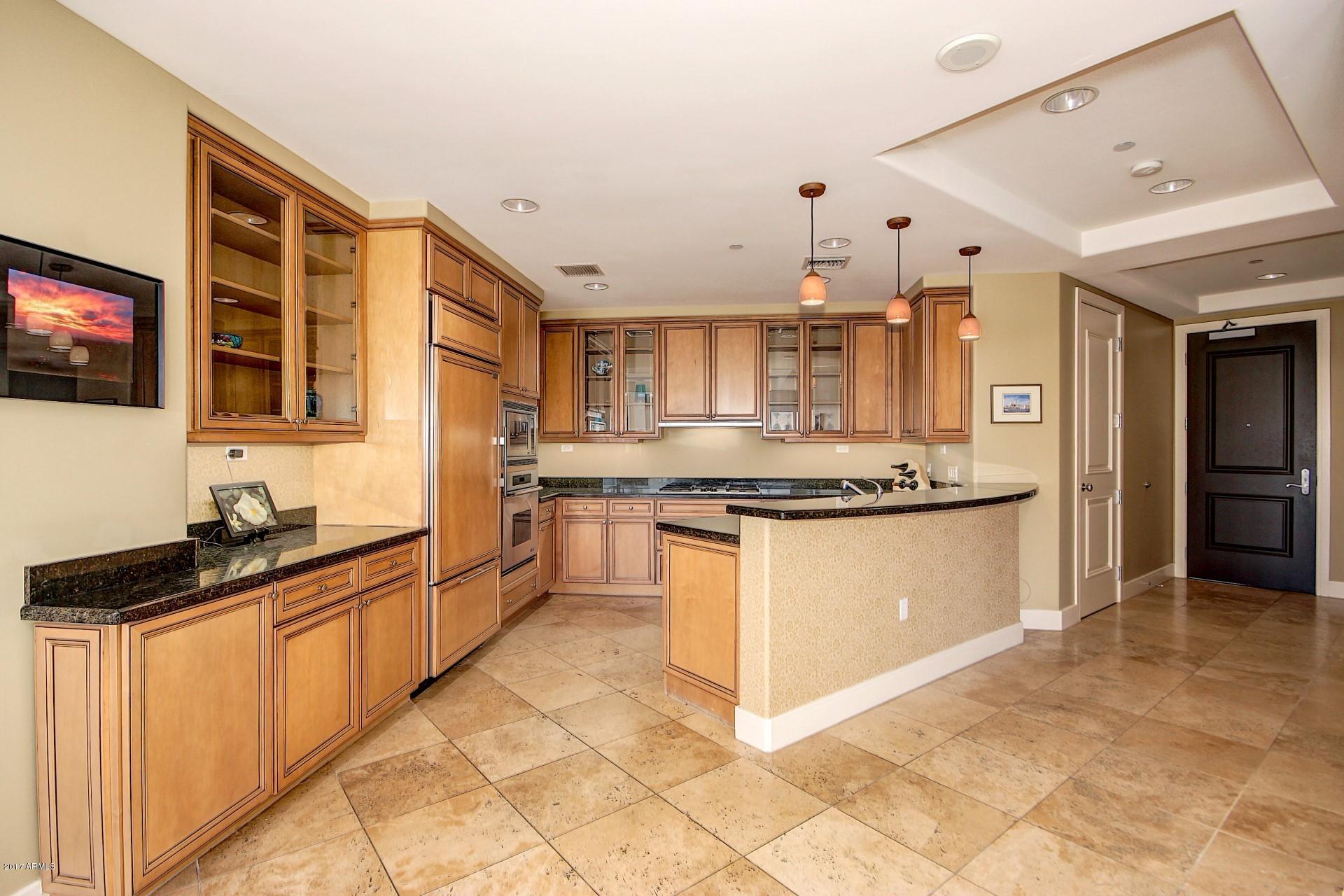 2211 East Camelback Road, Unit 208 Phoenix, AZ 85016 - Photo 30 of 67 Kitchen
