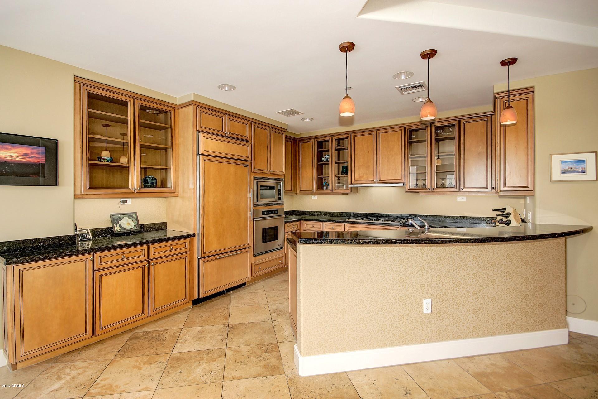 2211 East Camelback Road, Unit 208 Phoenix, AZ 85016 - Photo 31 of 67 Kitchen