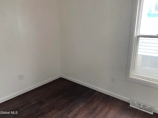 $1,300 | 629 Lang Street, Schenectady, NY 12308